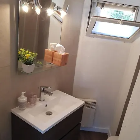 Top Location Studio On Place Nationale In Antibes 昂蒂布
