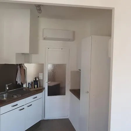 Top Location Studio On Place Nationale In Antibes 公寓 *